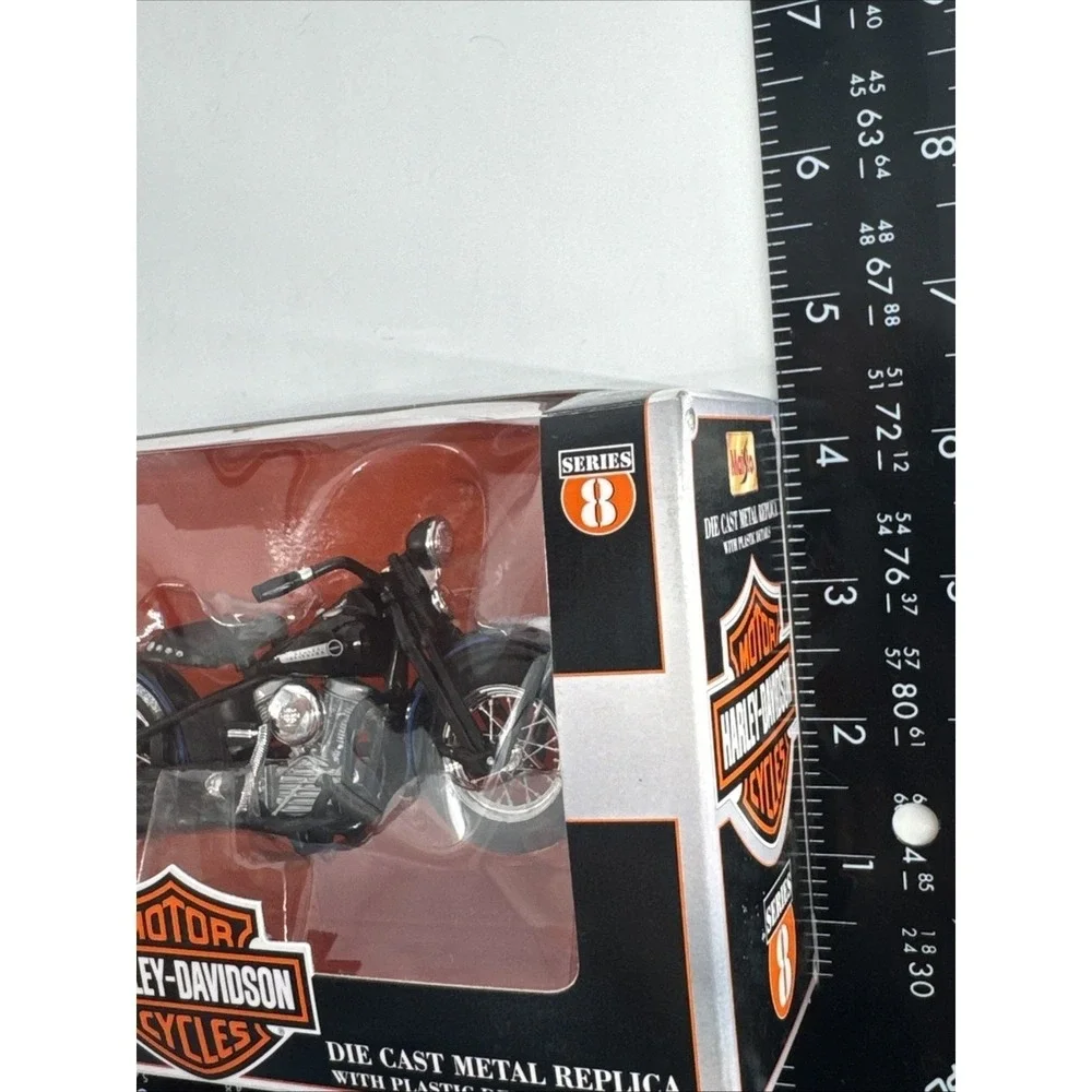 Harley Davidson 1948 FL‎ Panhead 1:18 Die Cast 2000 Maisto Series 8 #31760